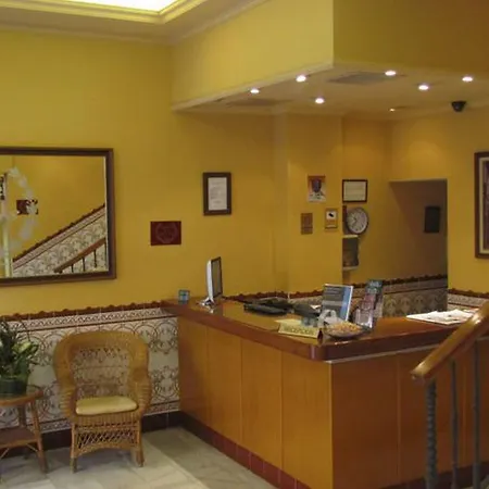 Zeus Hotel 2*