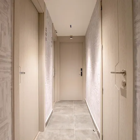 Zeus Hotel 2*