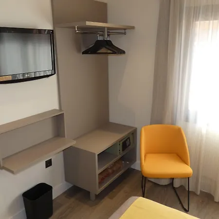 Zeus Hotel