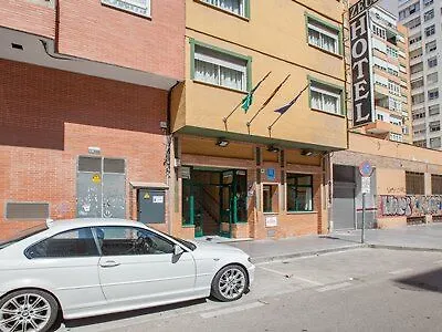 Zeus Hotel 2*